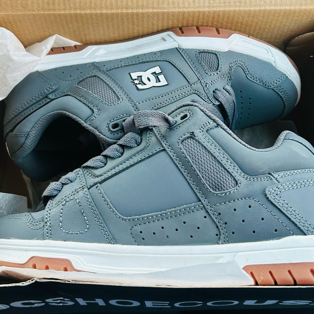 DC Men's Blue and White Sneakers